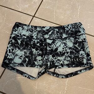 Fleo Shorts
